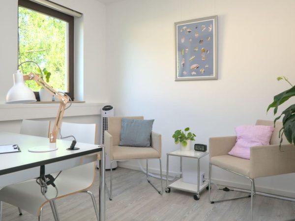 Dr_Lienert_Therapiezimmer2-1920w.jpg